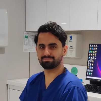 Dr. Reza Davari - Dentist at Dental Clinic London