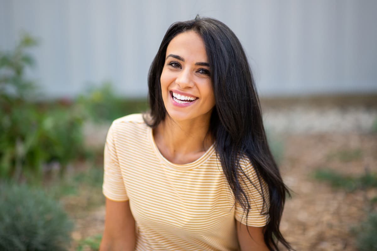 Incisal Translucency: Layered Porcelain vs. 'Flat' White Teeth